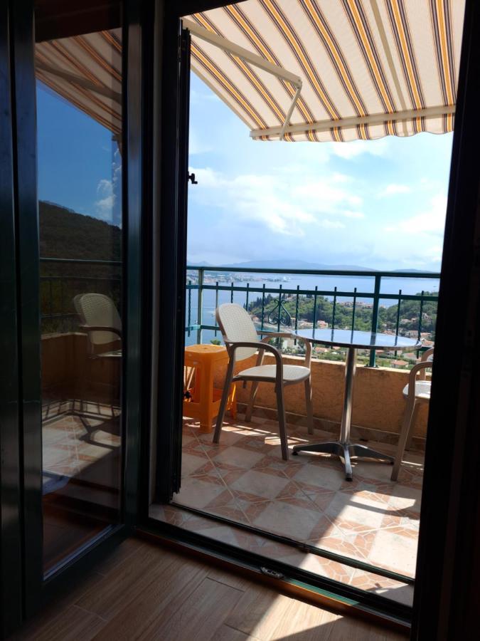 Holiday Home Sunny Hill Kamenari Bagian luar foto