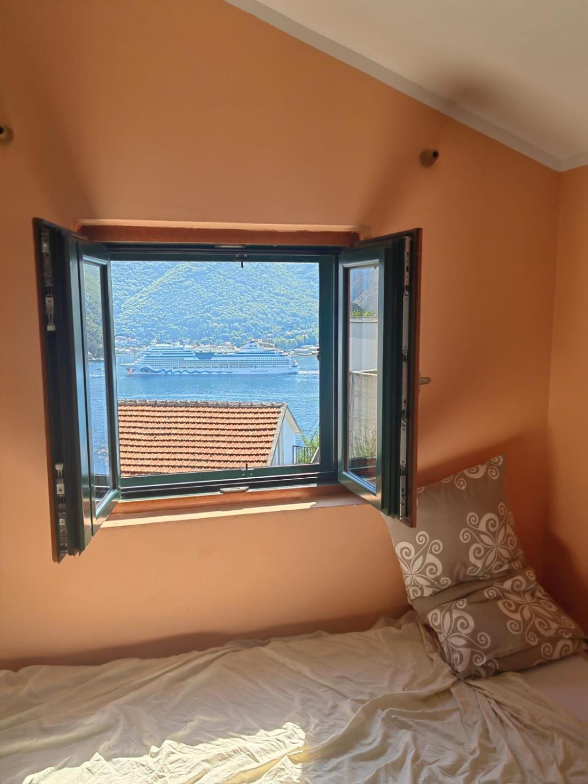 Holiday Home Sunny Hill Kamenari Bagian luar foto