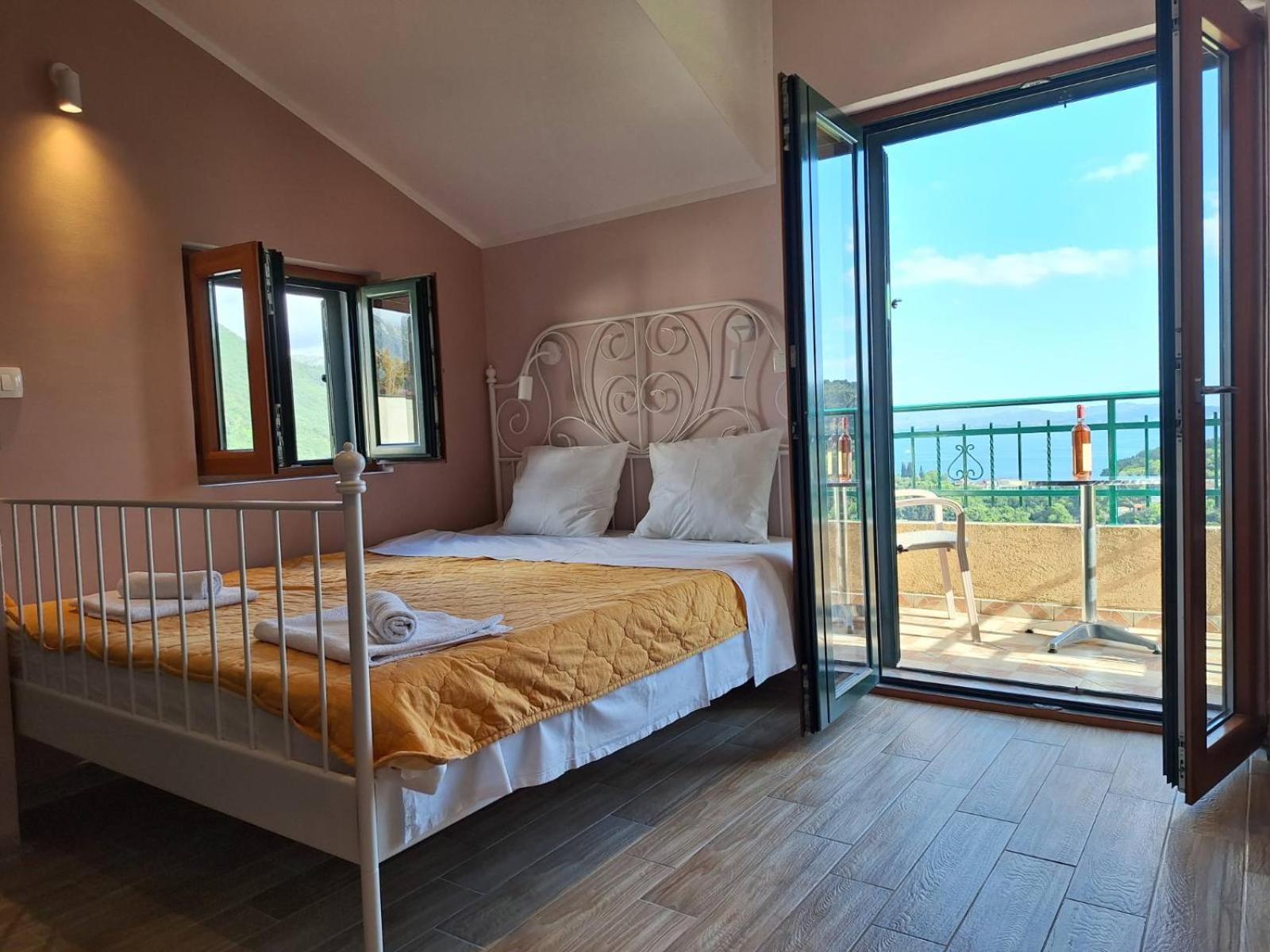 Holiday Home Sunny Hill Kamenari Bagian luar foto
